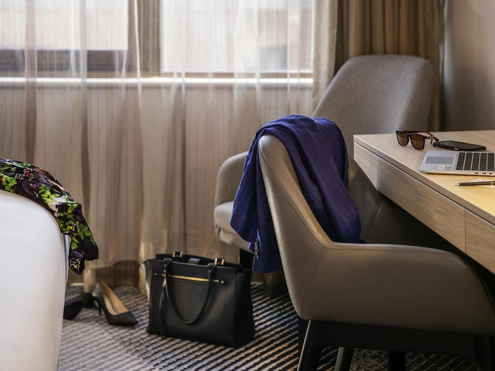 Suite Ejecutiva 1 Cama King del hotel Novotel Sydney Parramatta. Foto 14