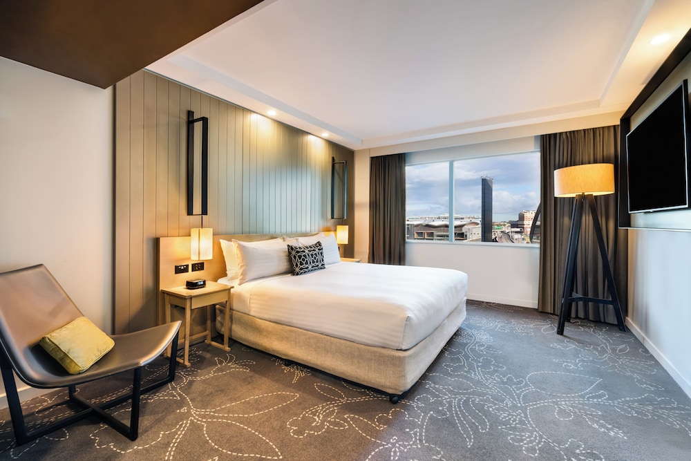 Habitación Club, Acceso al salón del club, vistas al puerto del hotel Parkroyal Darling Harbour, Sydney