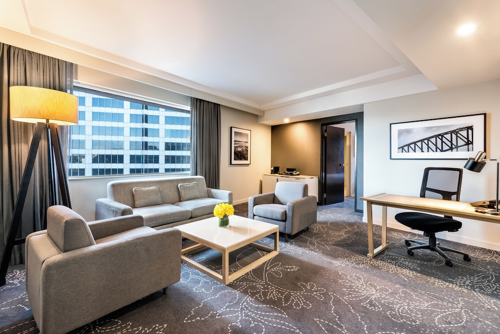 Suite ejecutiva, 1 cama de matrimonio grande del hotel Parkroyal Darling Harbour, Sydney. Foto 1