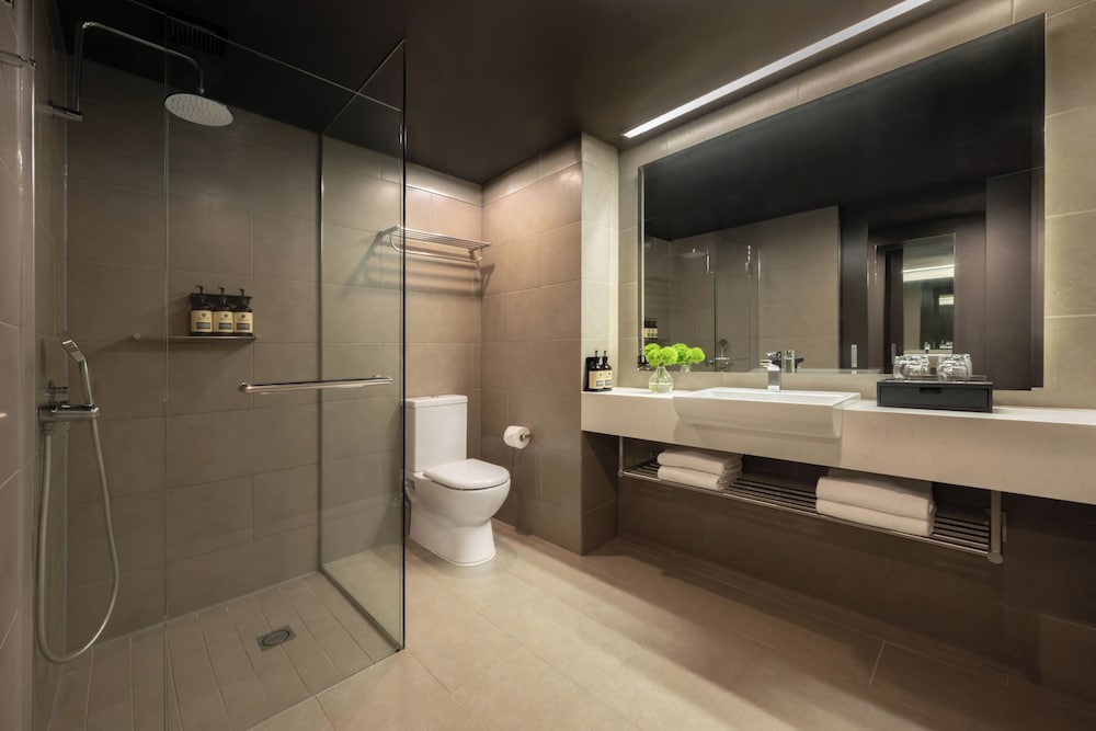 Habitación Premier, 1 cama de matrimonio grande del hotel Parkroyal Darling Harbour, Sydney. Foto 1