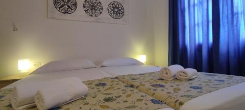 Apartamento con vistas a la piscina del hotel Las Palmeras. Foto 2