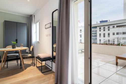 Apartamento Estudio con terraza en la azotea del hotel limehome Sevilla Ronda de Capuchinos. Foto 8