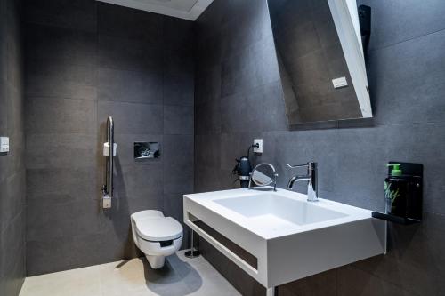 Estudio - Adaptado para personas con movilidad reducida del hotel limehome Sevilla Ronda de Capuchinos. Foto 11