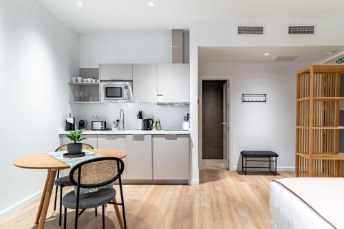 Estudio del hotel limehome Sevilla Ronda de Capuchinos. Foto 10