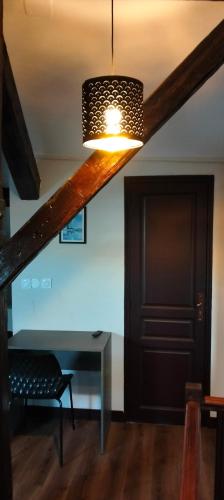 Habitación cuádruple del hotel Hôtel Royal Montreuil. Foto 1