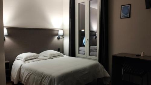 Habitación Deluxe del hotel Hôtel Royal Montreuil. Foto 4