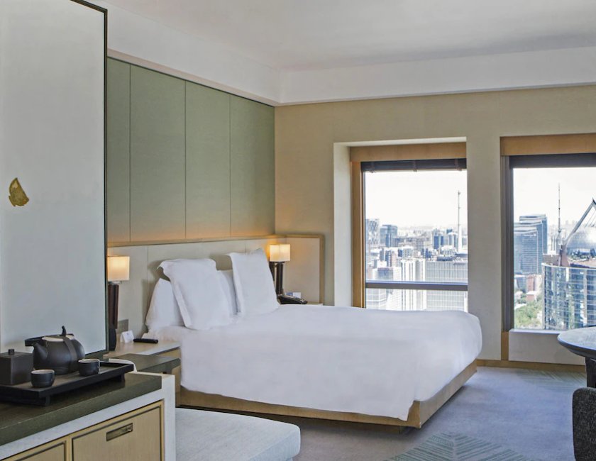 Habitación Deluxe, 1 cama de matrimonio grande, vistas a la ciudad del hotel Park Hyatt Beijing. Foto 1