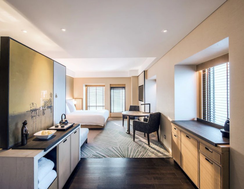 Habitación Deluxe, 1 cama de matrimonio grande, vistas a la ciudad del hotel Park Hyatt Beijing. Foto 5
