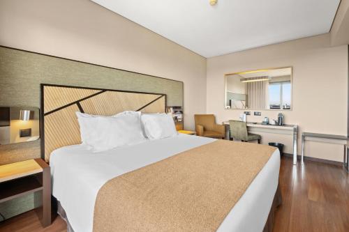 Oferta Especial - Habitación Doble 1 o 2 camas con paquete romántico del hotel Axis Porto Business and Spa. Foto 11