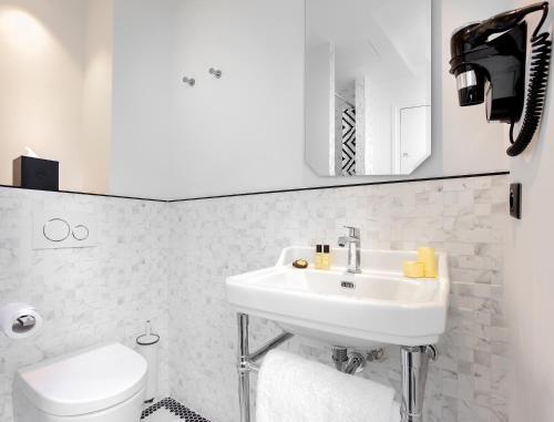 Habitación Triple del hotel Clarisse. Foto 14