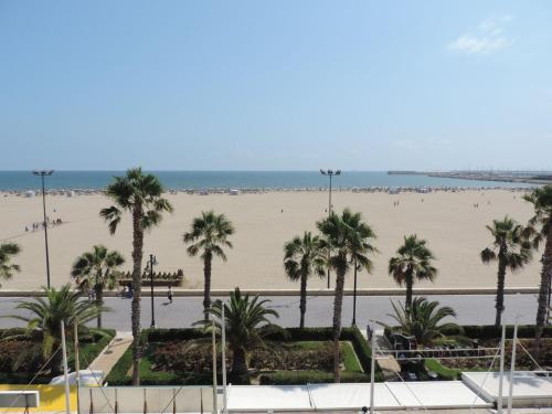 Habitación Triple con vistas al mar del hotel Sol Playa. Foto 2