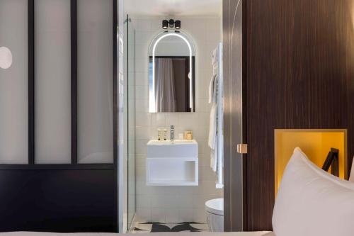 Habitación Superior Queen - No fumadores del hotel Best Western Bretagne Montparnasse. Foto 5