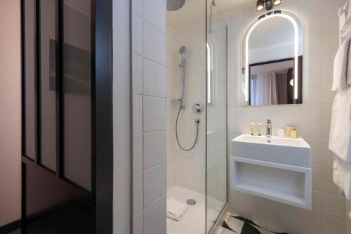 Habitación Superior Queen - No fumadores del hotel Best Western Bretagne Montparnasse. Foto 6