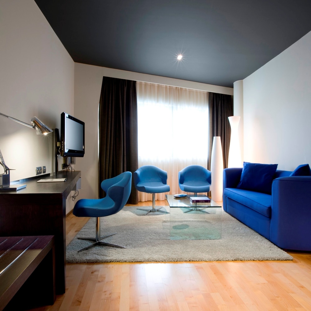 Habitación superior del hotel NH las Tablas. Foto 4