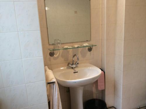 Habitación Doble - 2 camas del hotel De La Place. Foto 12