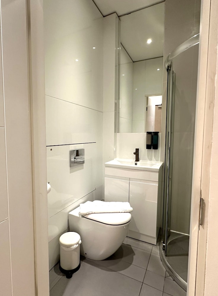 Suite estándar, baño privado (Edison Suite) del hotel Room Home Stay. Foto 4