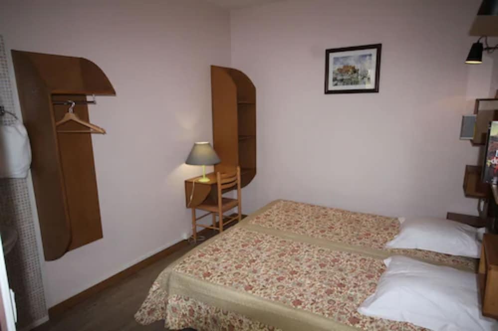 Chambre Double Économique, salle de bains commune del hotel Hôtel Rachel. Foto 4