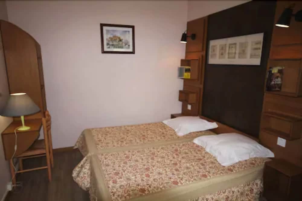 Chambre Double Économique, salle de bains commune del hotel Hôtel Rachel. Foto 5