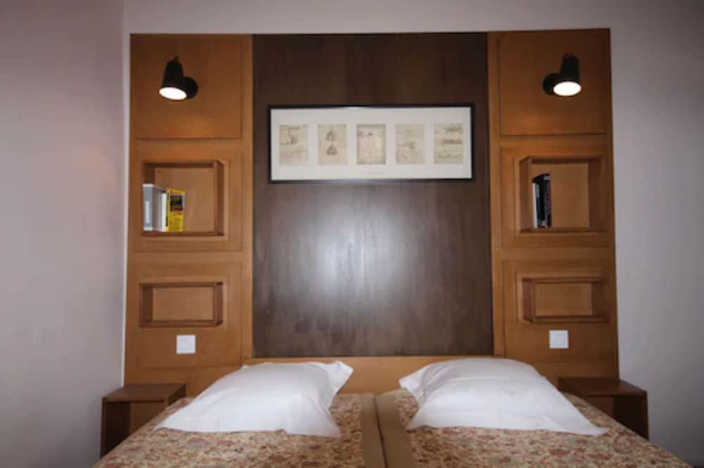 Chambre Double Économique, salle de bains commune del hotel Hôtel Rachel. Foto 6