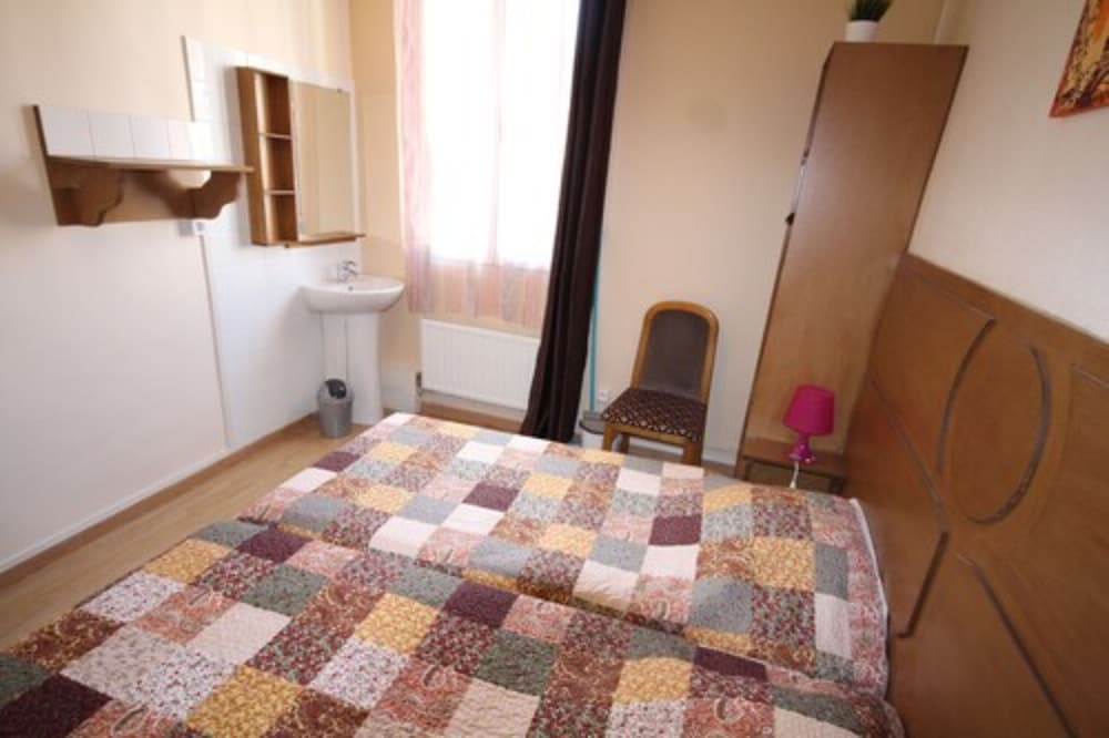 Chambre Double Économique, salle de bains commune del hotel Hôtel Rachel. Foto 8