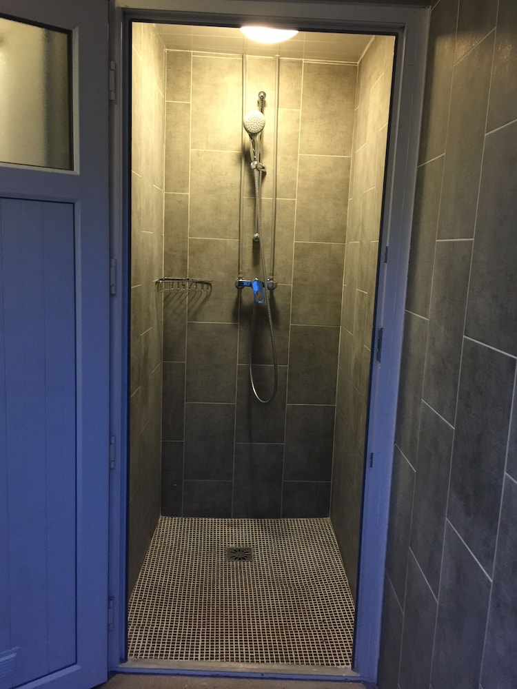 Chambre Double Économique, salle de bains commune del hotel Hôtel Rachel. Foto 10