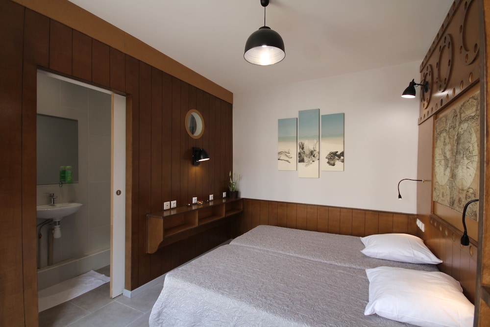Chambre Double Confort, salle de bains privée del hotel Hôtel Rachel. Foto 6