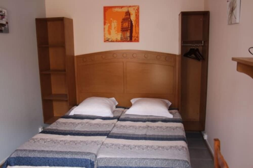 Chambre Double Confort, salle de bains privée del hotel Hôtel Rachel. Foto 9