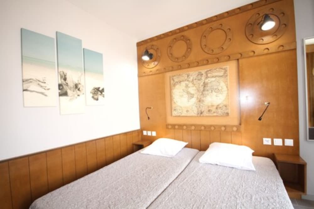 Chambre Double Confort, salle de bains privée del hotel Hôtel Rachel. Foto 13