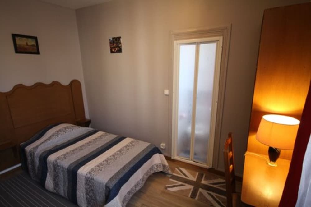 Chambre Simple Confort, salle de bains privée del hotel Hôtel Rachel
