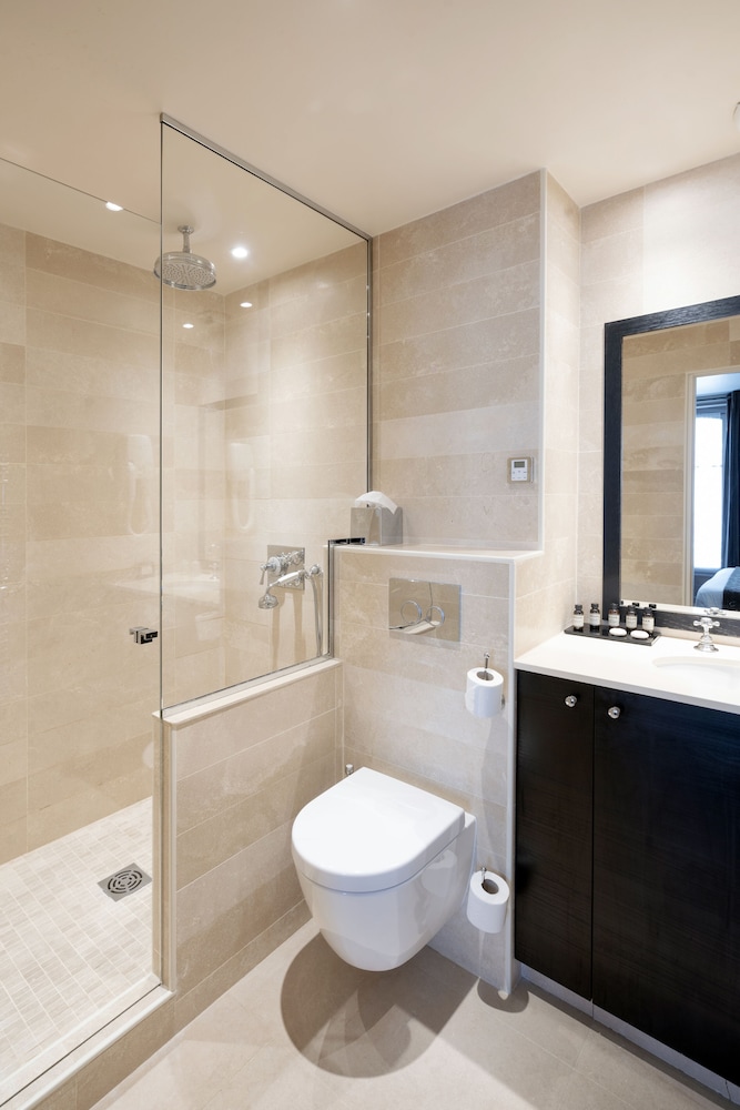 Habitación Deluxe con 1 cama doble o 2 individuales del hotel Saint Louis Pigalle. Foto 4