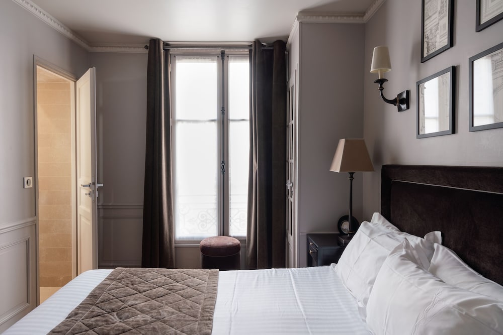 Habitación clásica doble del hotel Saint Louis Pigalle. Foto 1