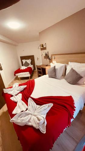 Habitación Triple del hotel Jeff Paris. Foto 9