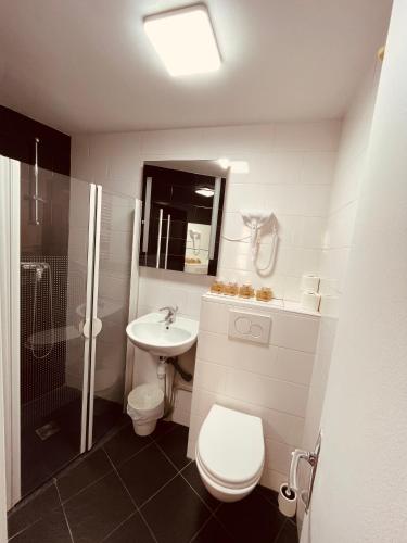 Habitación cuádruple del hotel Jeff Paris. Foto 1