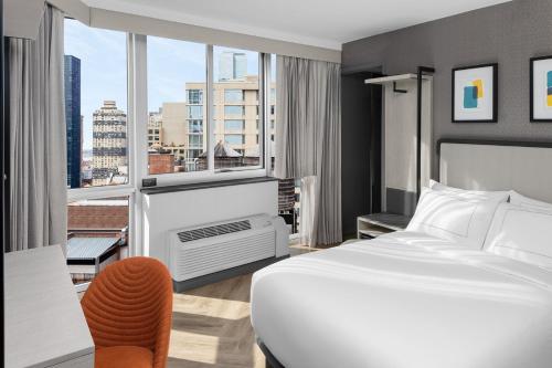 Habitación Premium Full con vistas a la ciudad del hotel Voco Times Square South, an IHG. Foto 1