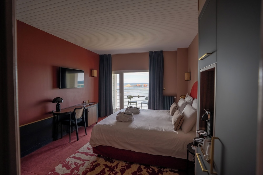 Habitación con privilegios y vistas al mar con balcón del hotel Hotel Mercure Roscoff Bord de Mer. Foto 5