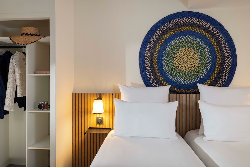 Habitación con 2 camas individuales del hotel Korner Sorbone. Foto 3