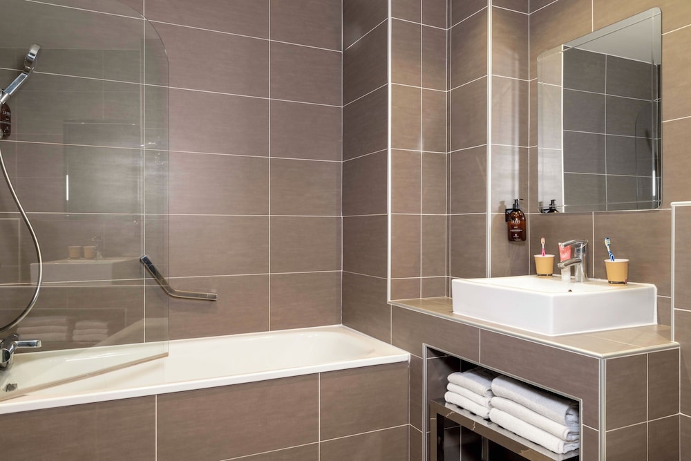 Habitación triple del hotel Korner Sorbone. Foto 3