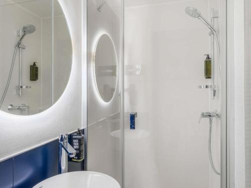 Habitación Doble Estándar del hotel Ibis Budapest Centrum. Foto 3