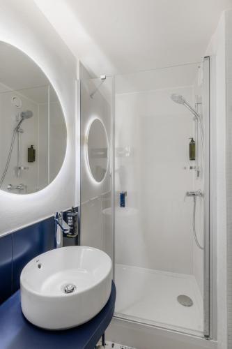 Habitación Doble Estándar del hotel Ibis Budapest Centrum. Foto 8