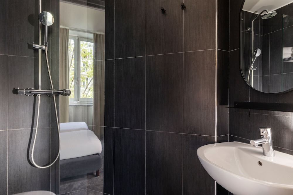 Habitación Confort con 2 camas individuales del hotel Korner Châtelet. Foto 8