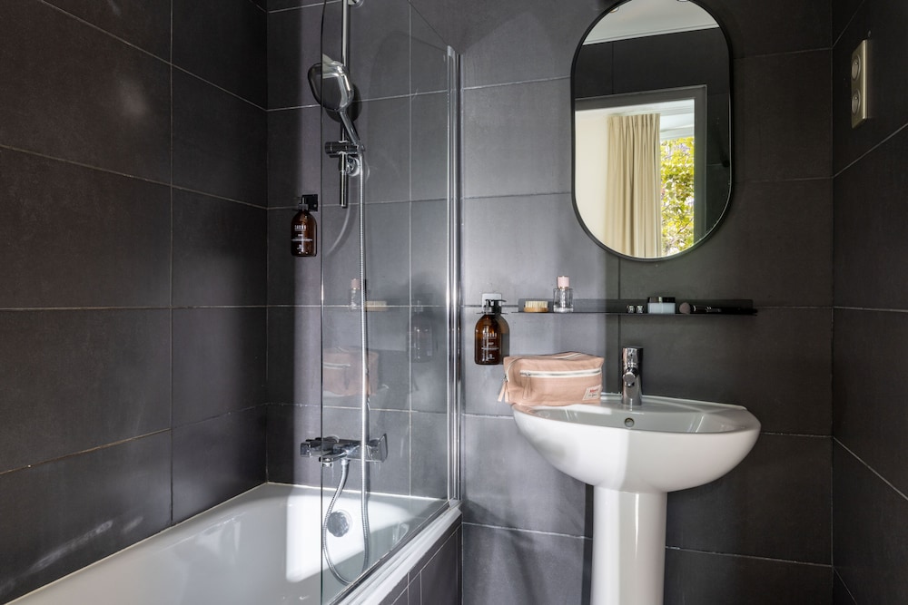 Habitación Confort con 2 camas individuales del hotel Korner Châtelet. Foto 9