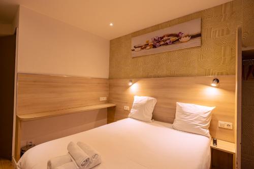 Habitación Doble Estándar del hotel Hôtel Aix Europe. Foto 8