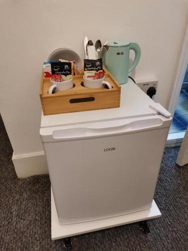 Habitación Doble con baño privado del hotel Chiswick Court. Foto 4