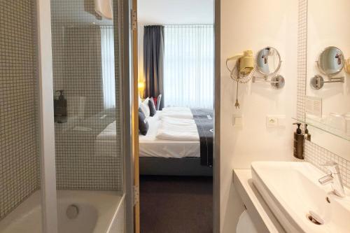 Habitación Estándar - Cama extragrande del hotel Garner Berlin - Gendarmenmarkt. Foto 3