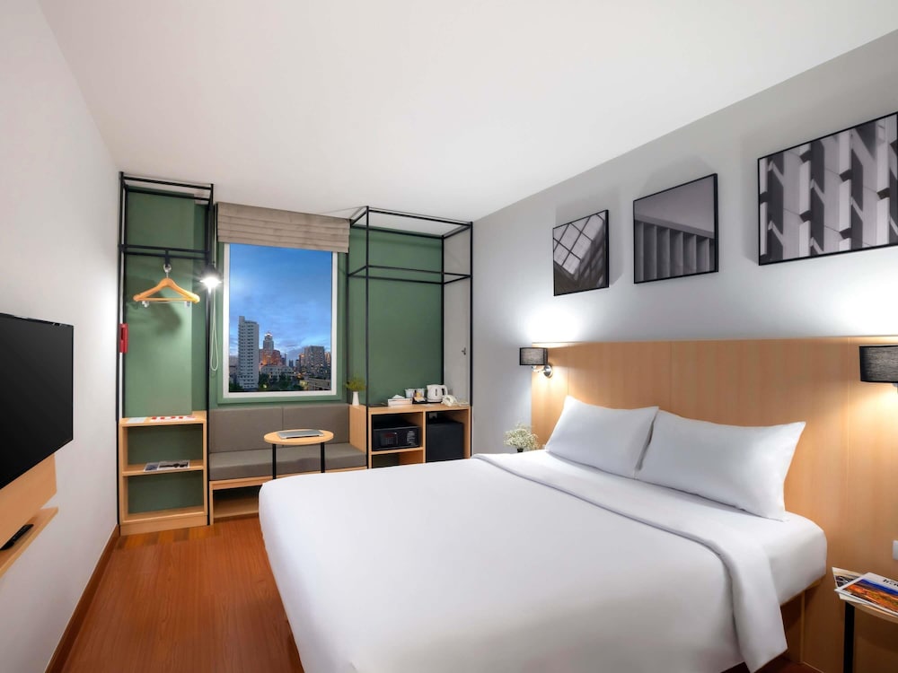 Habitación Superior con 1 Cama Queen del hotel Ibis Bangkok Sukhumvit 4. Foto 3