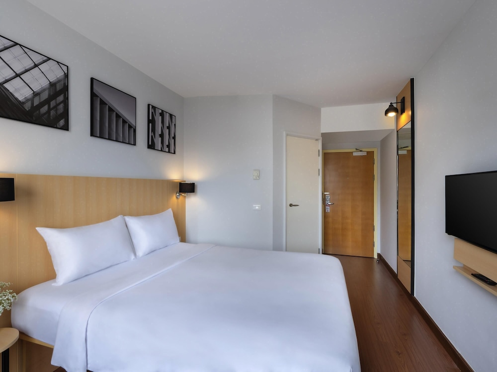 Habitación Superior con 1 Cama Queen del hotel Ibis Bangkok Sukhumvit 4. Foto 5