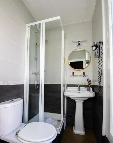 Habitación Doble con cama supletoria del hotel Eiffel Villa Garibaldi. Foto 5