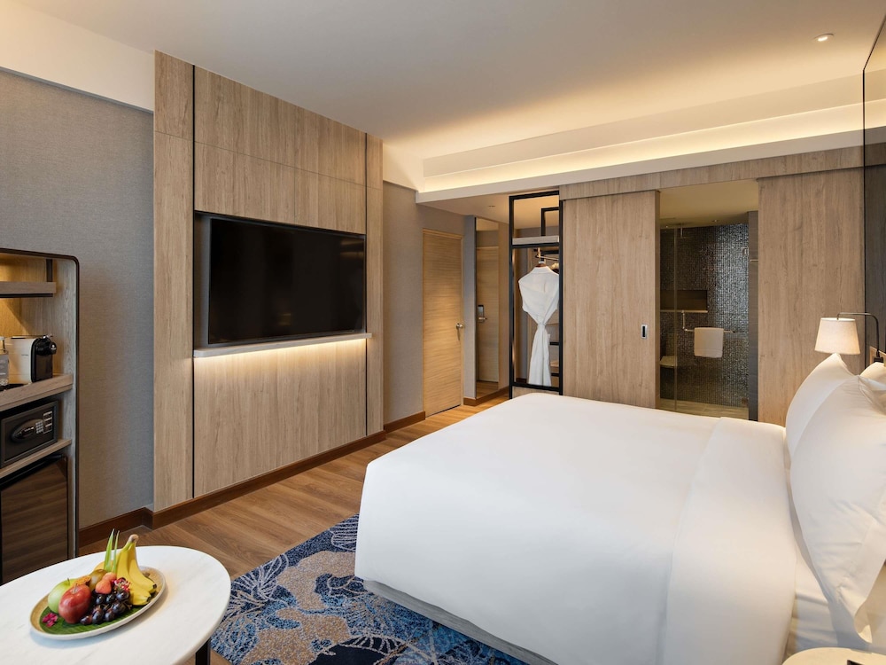 HABITACIÓN CLÁSICA, 1 Cama Queen Size del hotel Mövenpick Jakarta City Centre. Foto 3