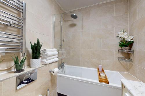 Apartamento de 1 dormitorio con terraza del hotel Park Lane Apartments - Clarges St. Foto 1