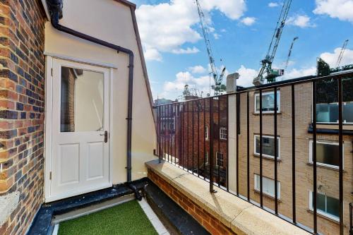 Apartamento de 1 dormitorio con terraza del hotel Park Lane Apartments - Clarges St. Foto 13